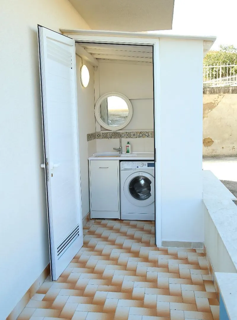 Izzhome Sunshine Marina di Ragusa Italy